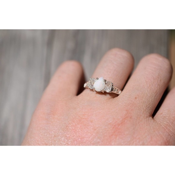 Raw Crystal Ring, Raw Stone Ring, Rings for Women, Stacking Ring, Raw Ge… - Picture 2 of 4